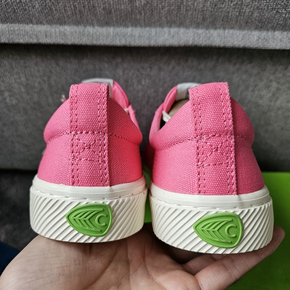NIB cariuma pink lemonade oca canvas sneaker - Picture 3 of 6